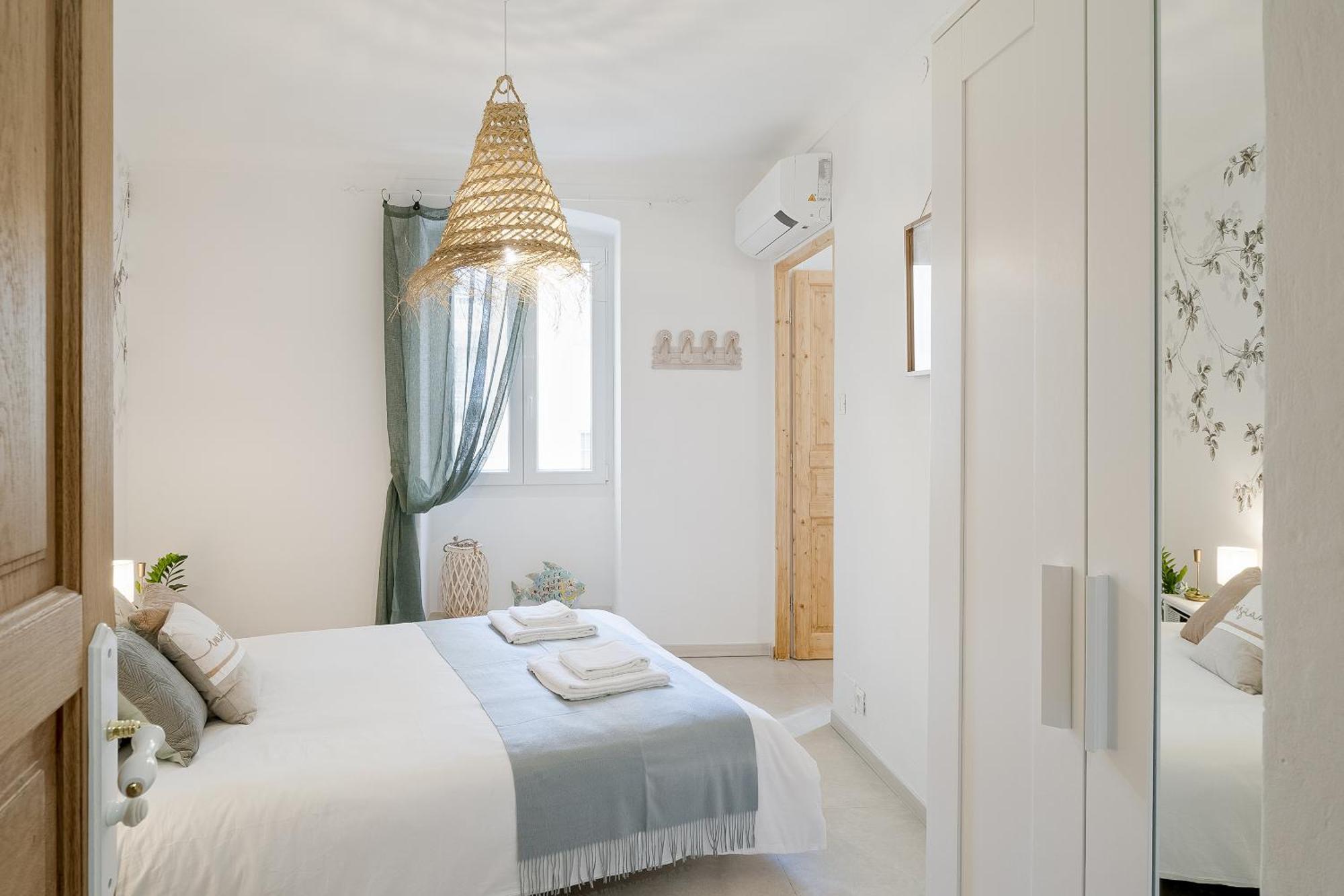 Azurea Home Central & Roomy Flat Санремо Экстерьер фото